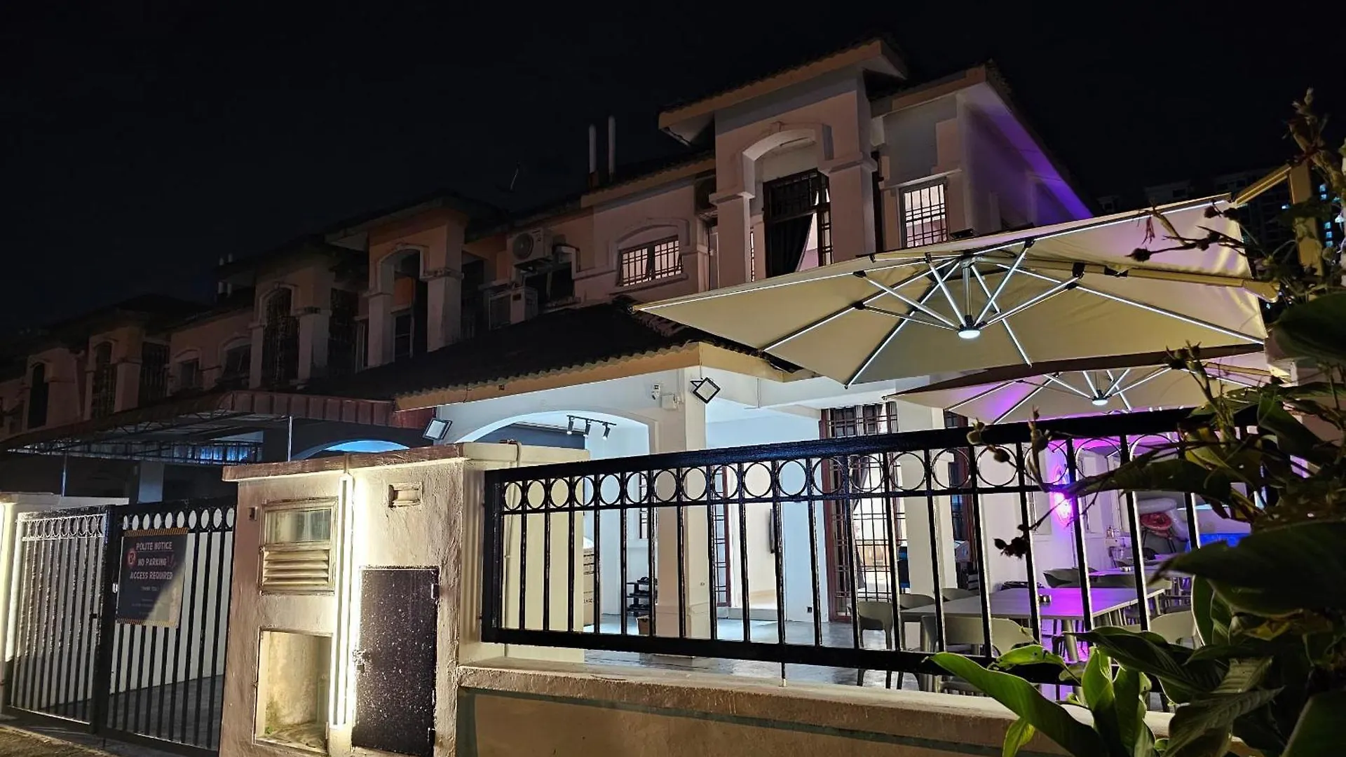 Bbq Swimming Pool Netflix 11 Pax Bukit Indah Jb Villa Johor Bahru